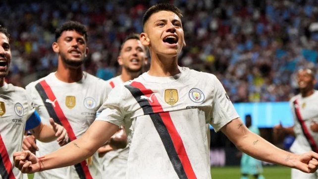 Claudio Echeverri continuará su carrera en la Bundesliga.