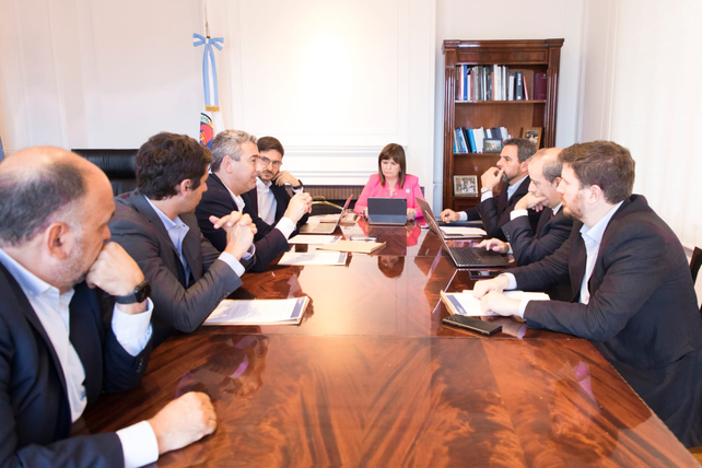 Federico Angelini acompañó a Patricia Bullrich en la reunión junto al gobernador Maximiliano Pullaro y el intendente Pablo Javkin.