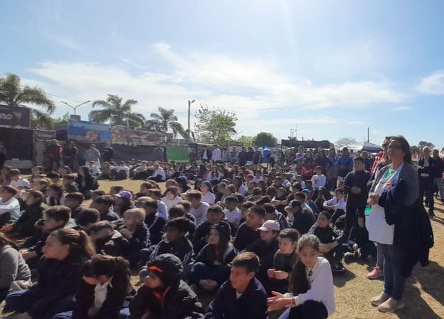 Pujato muestra el potencial agroindustrial de la región en su fiesta del transporte