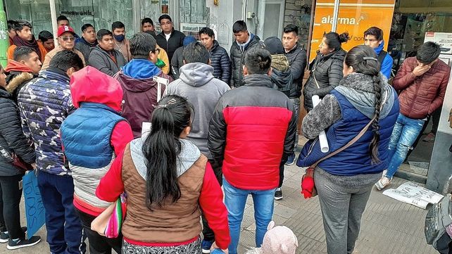 Comerciantes bolivianos de Gualeguaychú se movilizaron para denunciar discriminación