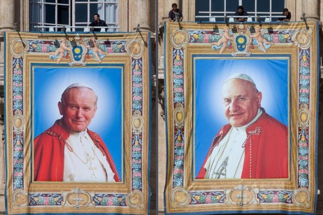Francisco celebró la canonización de Juan Pablo II y Juan XXIII