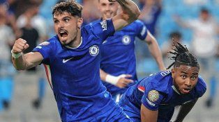 El Chelsea de Enzo Fernández goleó 4-1 al Benfica de Di María y Otamendi y se clasificó a los cuartos.