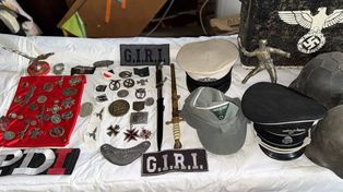 Armas, insignias nazis y una picana: tres detenidos tras allanamientos en la zona noroeste de Rosario