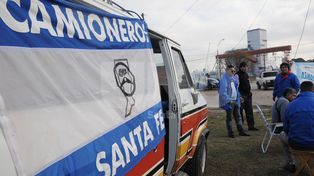 Santa Fe: Camioneros intervino la sede sindical tras la muerte de un joven