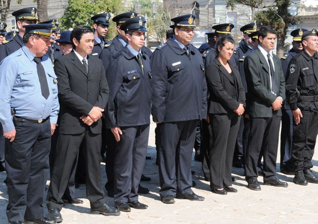 Abonan la segunda cuota del retroactivo por ascensos policiales 2012