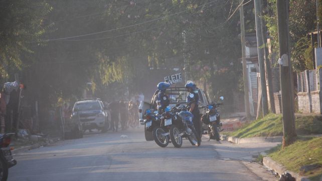 Infernal enfrentamiento tras la muerte violenta de un joven que trató de calmar una pelea