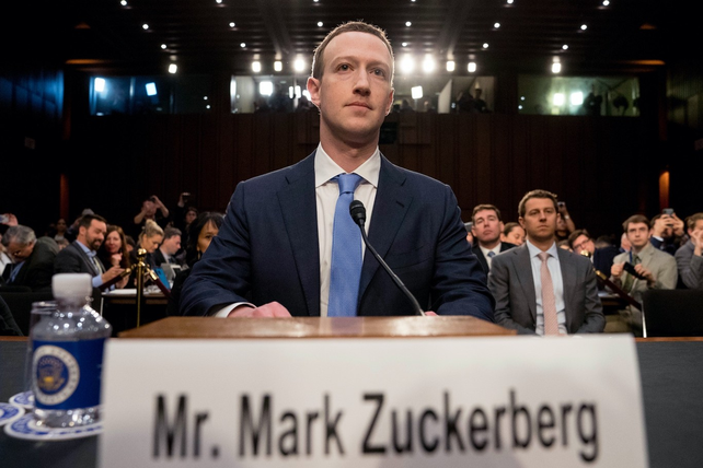 En abril de 2018, Zuckerberg fue interrogado en el Senado por el escándalo de Cambridge Analytica. 