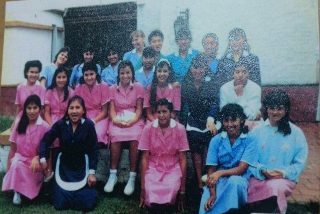 Alumnas del Instituto de Capacitación Integral de Estudios Domésticos (Icied), en Bella Vista, Buenos Aires, que preparaba a menores como domésticas profesionales para servir al Opus. 
