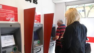 Mañana no abrirán los bancos en todo el país por celebrarse el Día del Bancario
