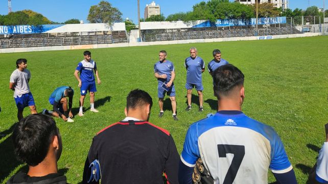 Cambio de mando. Daniel Fagiani fue presentado esta tarde en Argentino tras la renuncia de Leonardo Acoglanis.&nbsp;