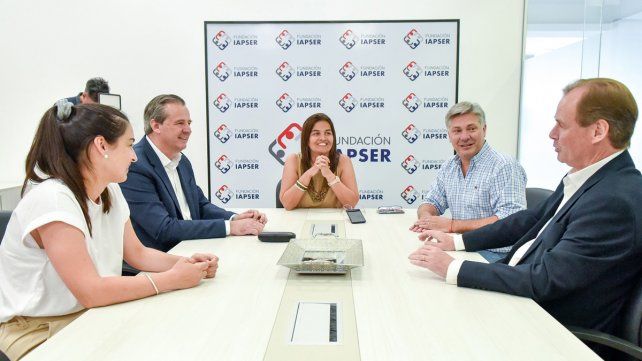 Se hará una capacitación de natación a jóvenes y adultos de puerto Sánchez y entregarán 50 chalecos salvavidas para las embarcaciones