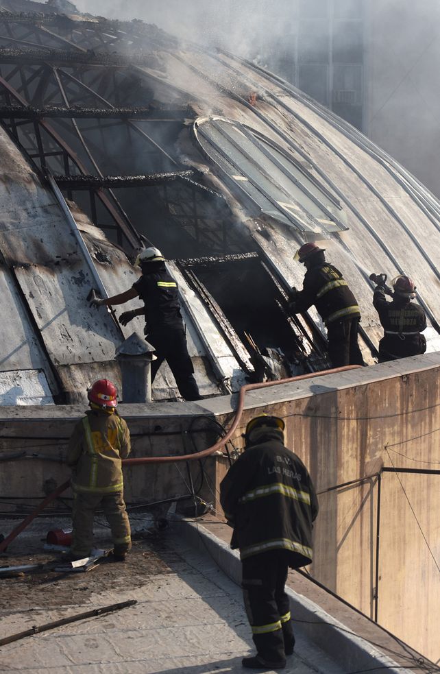 Pirólisis. Es lo que habría sufrido la madera de la cúpula del ECA.