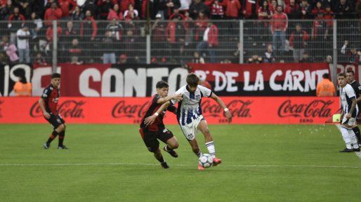 En vivo: Newells fue superior a Talleres en el primer tiempo pero por ahora siguen igualados