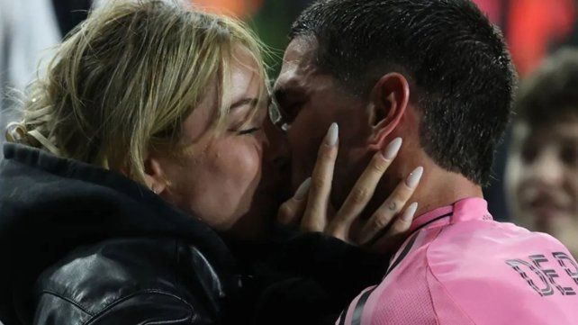 El beso de Tini Stoessel y Rodrigo De Paul que revolucionó las redes sociales