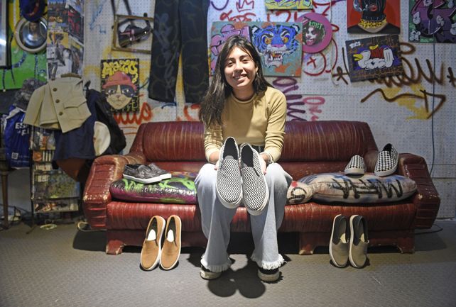 Candela en un local renovado de la Galería Cassini donde trabaja el artista urbano de @tres3siete.