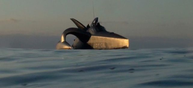 Luchan contra los cazadores de ballenas con un barco fantasma y m&uacute;sica tenebrosa
