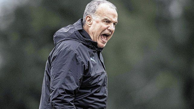 Bielsa debutó en Uruguay y derrotó a Chile en su primer partido en