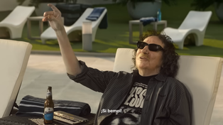 Charly García filmó en el hotel del City Center para la nueva campaña de Quilmes