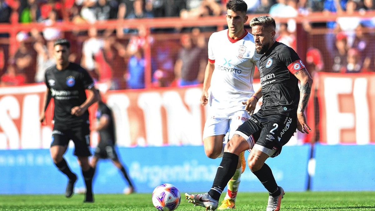 Argentinos y Huracán empataron 1 a 1 en La Paternal