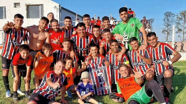 El puntero Juventud Unida de Candioti recibirá al duro equipo de Cosmos. El puntero Juventud Unida de Candioti recibirá al duro equipo de Cosmos.