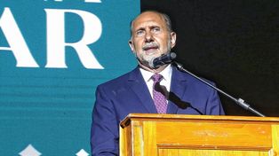 Omar Perotti consideró una desmesura los paros y confió en acordar salarios