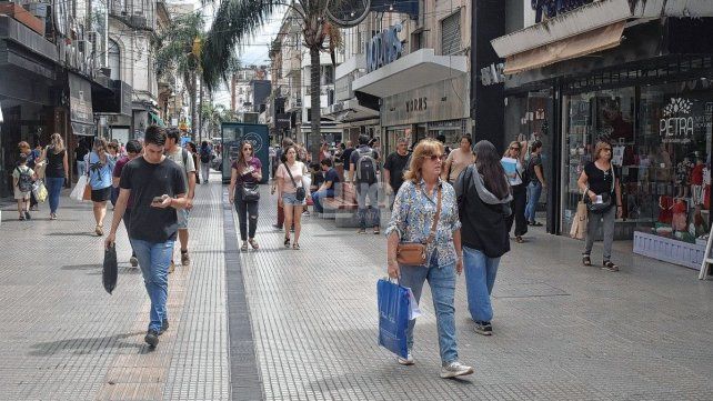 El comercio de Santa Fe cierra un año no tan bueno, aunque muchos locales advirtieron una mejoría