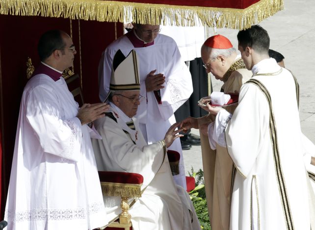 Las imágenes de la asunción de Francisco