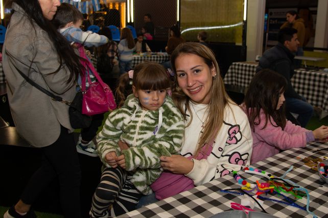 Angeline Rodríguez y Ayelén Otero