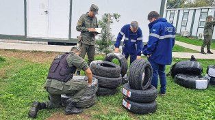 Detectan neumáticos de contrabando en el puente Victoria-Rosario