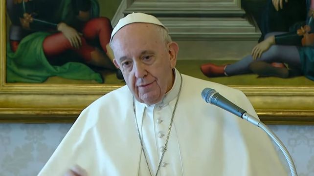 El papa rezó el Ángelus sin asomarse a la ventana y lo transmitió por streaming