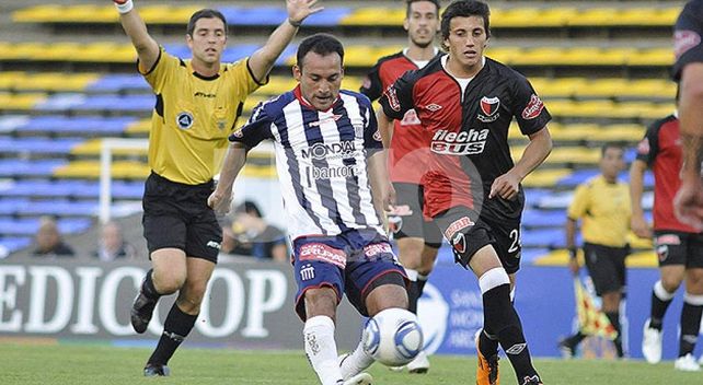 En Arroyito. Los rojinegros despacharon a Talleres por la edición 2011/12.
