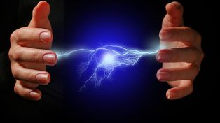 Crean un dispositivo para convertir el calor emitido por el cuerpo en energía eléctrica