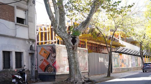 Motos en veredas: quieren crear boxes de estacionamiento frente a obras