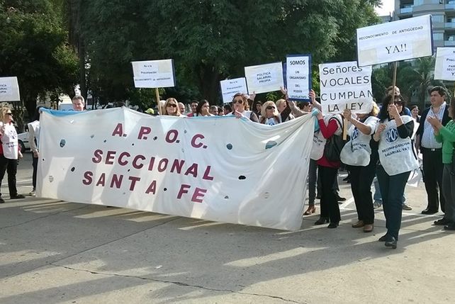 Apoc. Reclamaron frente a la Legislatura el tratamiento y aprobación del proyecto de ley de reconocimiento de antigüedad de sus trabajadores.