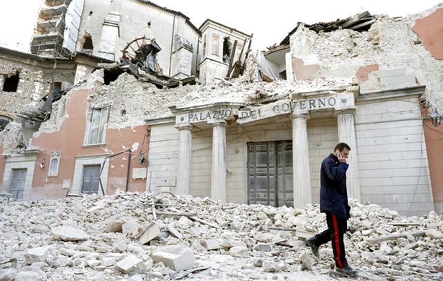 El terrremoto destruyó el casco de la ciudad de LAquila.