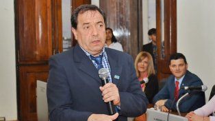 Sanzberro había sido designado como empleado del Senado mientras era concejal en Victoria