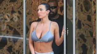 Bianca Censori es esposa de Kanye West y se volvió mediática por sus polémicos atuendos.