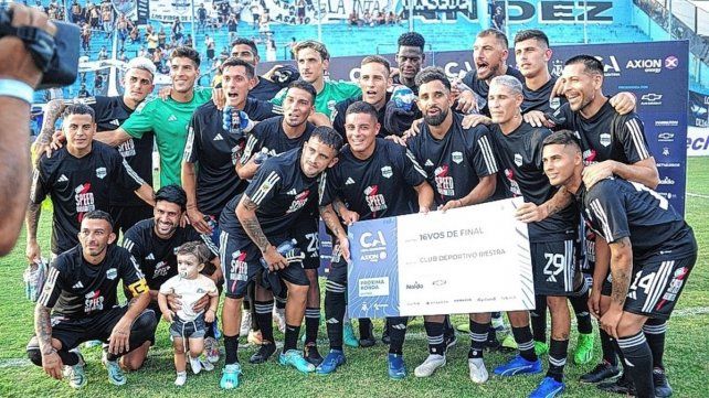 Riestra venció con polémica a Comunicaciones y avanzó en la Copa Argentina
