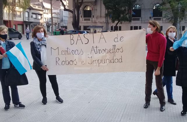 Im&aacute;genes del banderazo en Plaza 25 de Mayo en Santa Fe