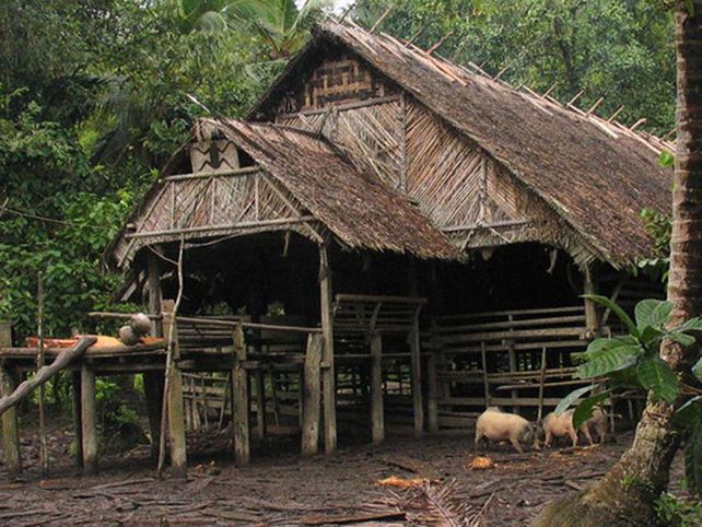 La tribu de dientes afilados que se tatúa y adivina el futuro