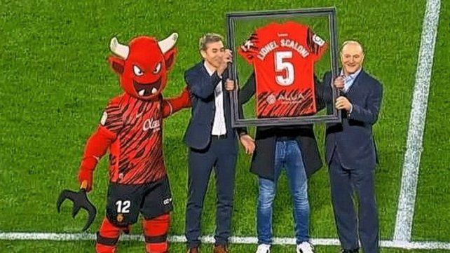 Lionel Scaloni recibió un regalo&nbsp;
