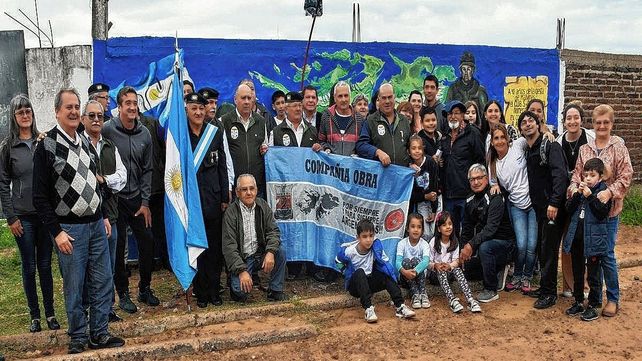 El Centro de Veteranos de Guerra de Concordia acompañó al homenajeado Albornoz.