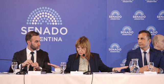 El gobierno busca su última victoria en extraordinarias: tratan la reforma laboral y la Ley Penal Juvenil