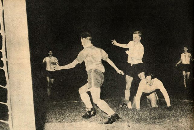 La buscó adentro.&nbsp;Una sola vez jugó para la selección argentina y Chile le hizo 4 goles en apenas un tiempo. No lo volverían a convocar.