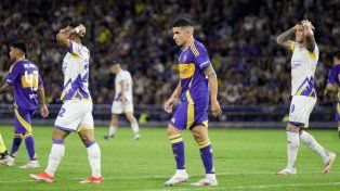 Giaccone y Copetti se lamentan por una chance desperdiciada en La Bombonera, donde Central se quedó sin invicto.
