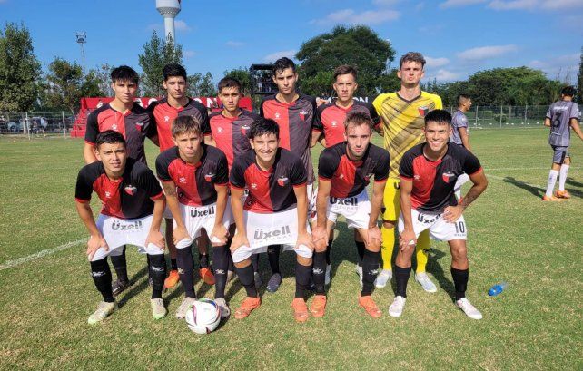 Colón de Santa Fe igualó con Cosmos en el predio 4 de Junio 1 a 1.