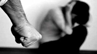 Graves antecedentes de un hombre denunciado por violencia de género