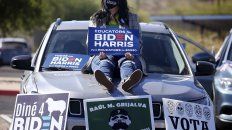 Hispanos durante un acto de Biden en Arizona. El voto de la comunidad fue decisivo, pero no está asegurado. Hispanos durante un acto de Biden en Arizona. El voto de la comunidad fue decisivo, pero no está asegurado.