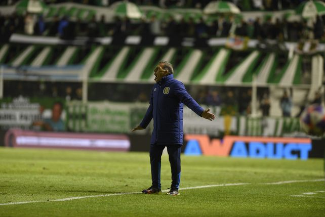 Central entró dormido, fue un cúmulo de errores y cayó ante Banfield