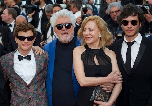 “El ángel” en Cannes: Lorenzo Ferro; Pedro Almodóvar